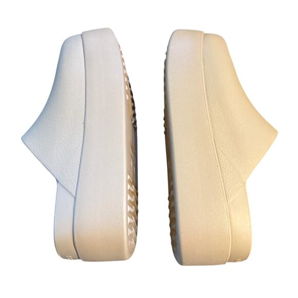 NWOT Women 9 Crocs Dylan Platform Clogs Slide-On Shoes Mules Wheat Beige - Picture 6 of 9